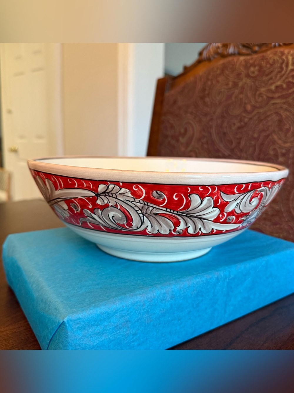 VTG Ceramiche Rampini Rinascimento Rosa e Bianco 9.75”D 3.5”H Serving Bowl Italy